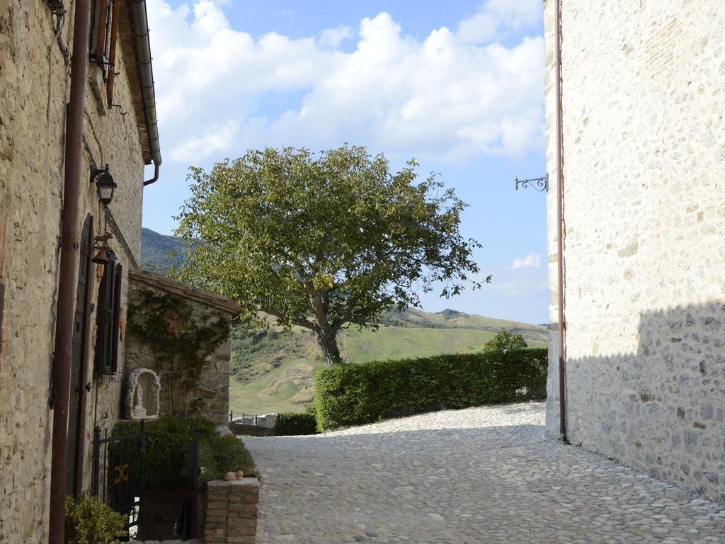Belvilla By Oyo Graceful Apartment With Garden Petrella Guidi Exterior foto
