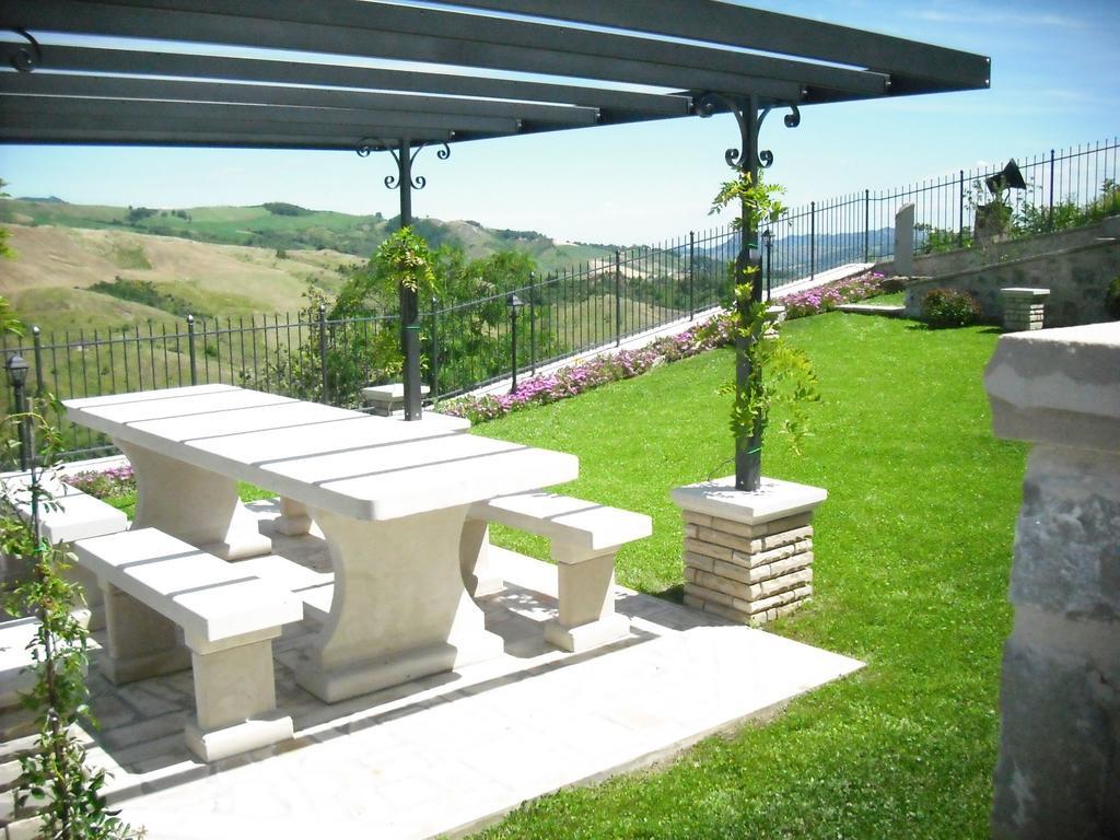 Belvilla By Oyo Graceful Apartment With Garden Petrella Guidi Exterior foto